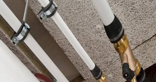 Замена труб водоснабжения в квартире: цена от 2058 руб. - СантехДомПвв